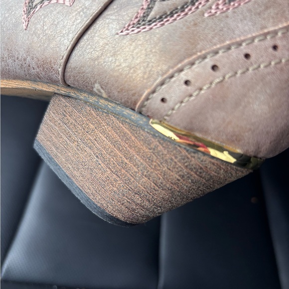 Very Volatile
Very Volatile Women's Raspy - Picture 4 of 7